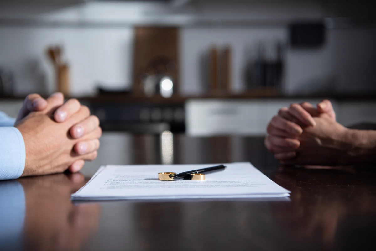 Divorce et partage des biens mobiliers : Guide complet pour une séparation équitable